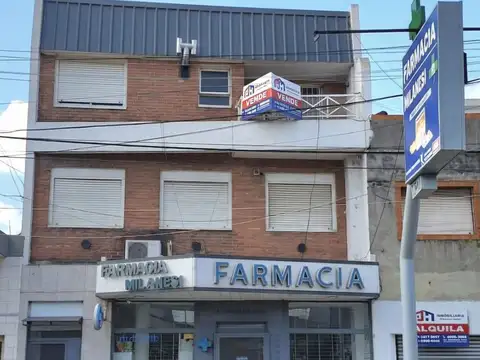 Venta depto 2 amb con patio y balcón