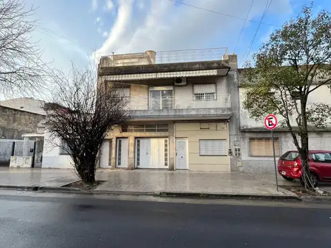 Amplio depto. 3 amb. - VENTA