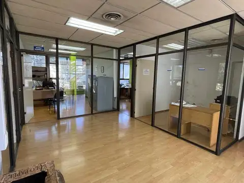 Galpon en Alquiler 81  mts Fondo