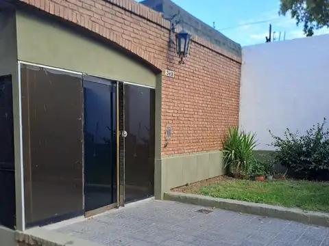 Oficina en Alquiler en Godoy Cruz, $ 300.000