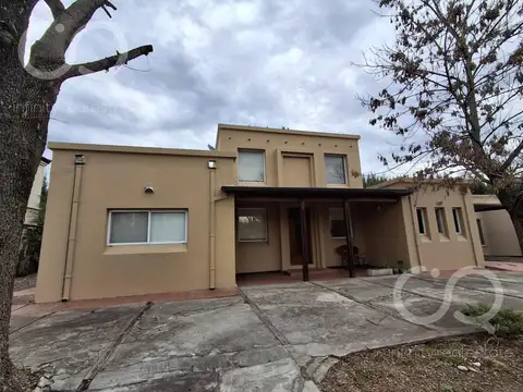 Casa en Alquiler de 4 dormitorios