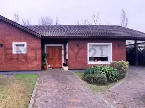 VENTA CASA 4 AMB Y DEPENDENCIA CON PILETA EN LA MASIA APTO CREDITO