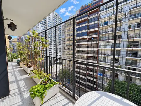 Excelente semipiso, pallier privado/ Balcón/ Cochera