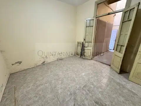 Depto Tipo Casa en Venta en Pompeya, USD 40.000