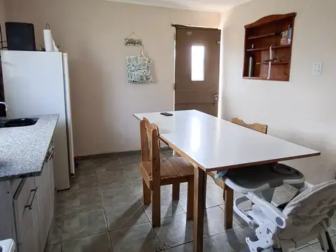 Casa 4 ambientes con 1 baño
