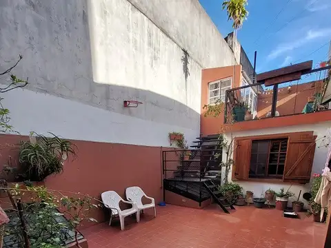 Depto.tipo casa de 6 ambientes en Venta en Balvanera 