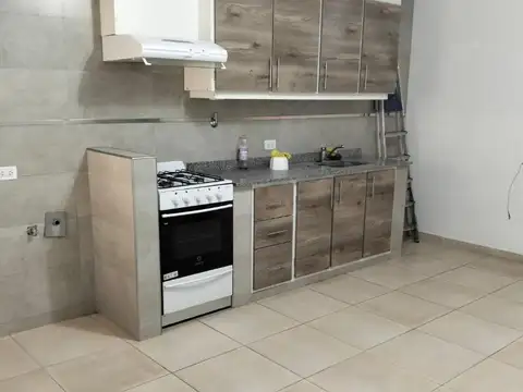 Jara 1800, Piso 2