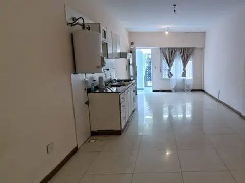 PH Monoambiente en PB frente con Patio Bajas Exp - San Nicolas Al 5200
