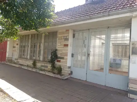 Casa venta 3 dormitorios garage Parque Taller lote doble