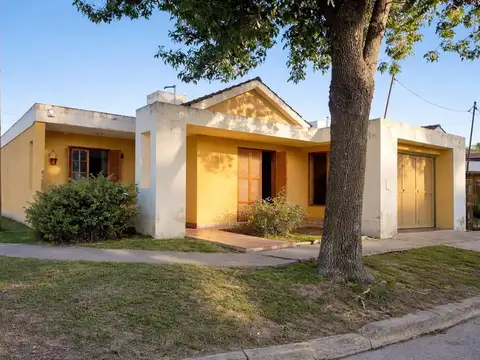 VENTA CASA ESQUINA EN CALCHIN