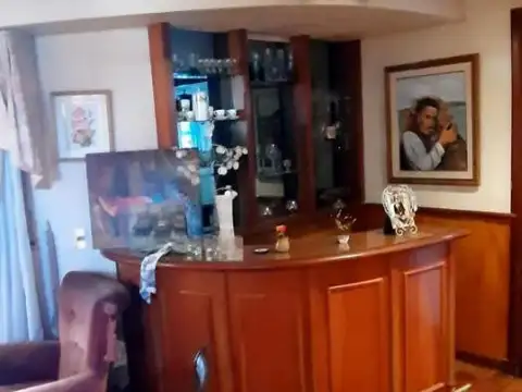 Impresionante Casa Tipo Chalet En Tres De Febrero