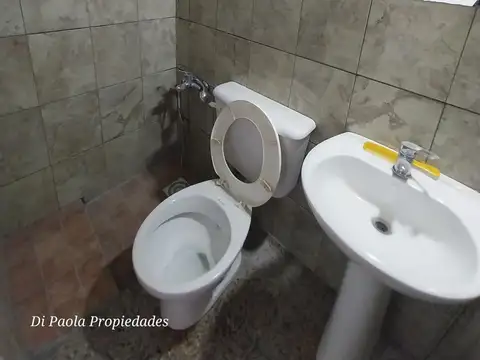 Depto Tipo Casa en Alquiler en Lomas de Zamora, $ 250.000