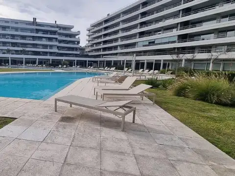 Los Crisantemos 500, Piso 3