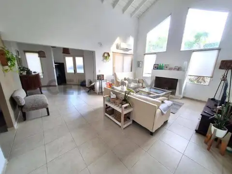 Casa en Venta en Haras Maria Elena, USD 240.000