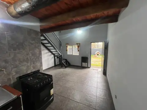Depto Tipo Casa en Alquiler de 1 dormitorio