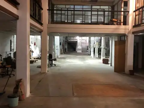 LOCAL - DEPOSITO 950 M2 COMERCIAL UNICO  