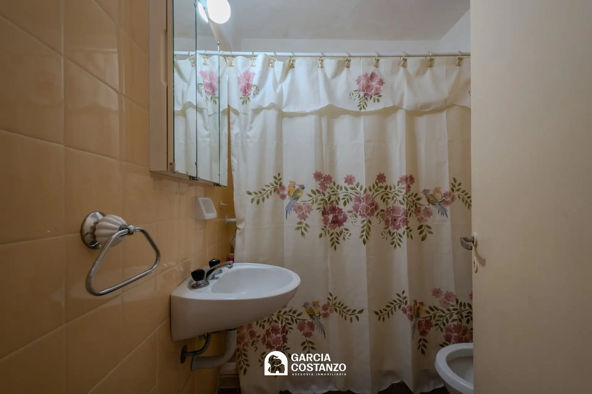 Dpto 2 amb, 48m² en muy buen estado — Barrio 9 De Julio