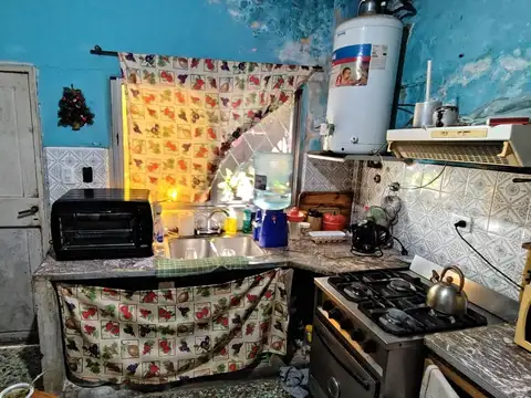 CASA A REFACCIONAR HABITABLE