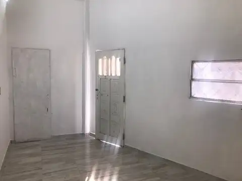 Moreno N° 860 e/ Quintana