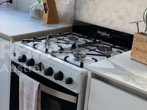 Casa 8 ambientes con 2 baños