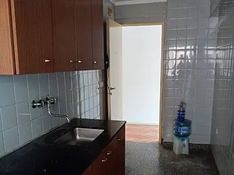 Departamento 2 ambientes al frente c/ balcón