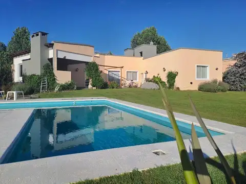 venta casa en barrio san francisco Lujan Opendoor