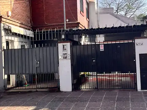 Venta Casa UF Triplex 4 Amb. Cochera Patio Lavad.