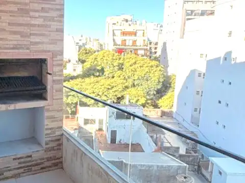 Monoambiente  a estrenar con amplio balcón, con parrilla, pileta, gimnasio y laundry