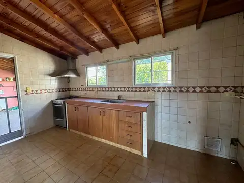 Casa 3 ambientes con 1 baño