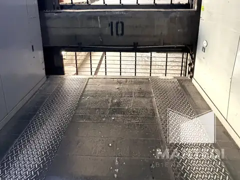 Cochera en Venta con acceso Ascensor