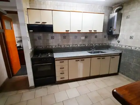 Depto Tipo Casa en Venta en Monte Castro, USD 88.000