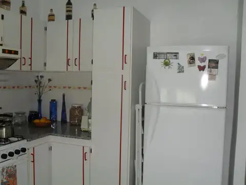 VENTA - CASA AMPLIA CENTRO - CASILDA