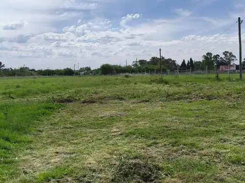 Terreno en venta de 15 x 30 mts en Los Hornos, La Plata