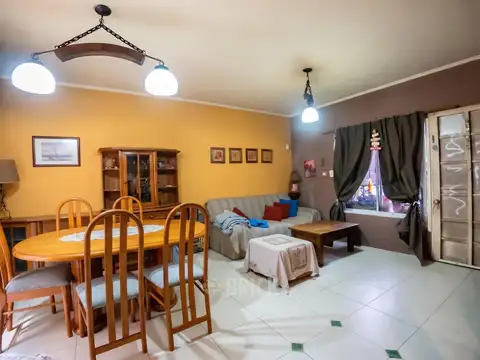 PH C/ENTR INDEP EN INES DE LA CRUZ AL 1500 - T/AL FRENTE IMPECABLE GARAGE BALCON PATIO TODO SOL