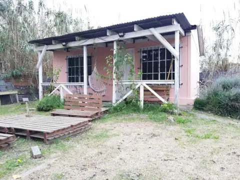 Casa 3 ambientes con 1 baño