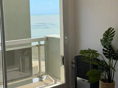 DEPTO 2 AMBIENTES CON VISTA LATERAL AL MAR