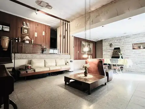 Depto Tipo Casa 5 ambientes con 2 baños