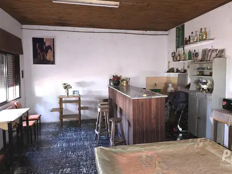 Casa 7 ambientes con 1 baño