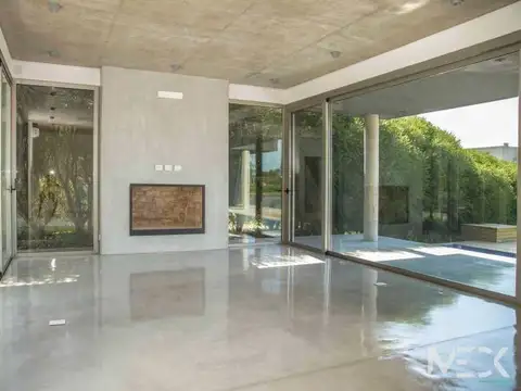 Casa 7 ambientes con 6 baños