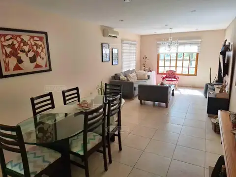 Campos de Alvarez 100