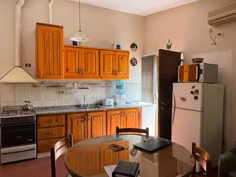 Casa 4 ambientes con 1 baño