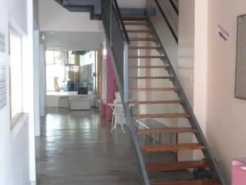 EXCELENTE LOCAL COMERCIAL - BARRIO LA LOMA - GRAN OPORTUNIDAD