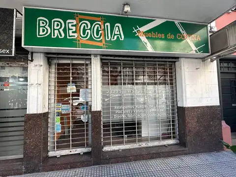 Local en alquiler con vidriera