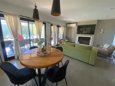 Casa en Venta en La Agustina, USD 250.000