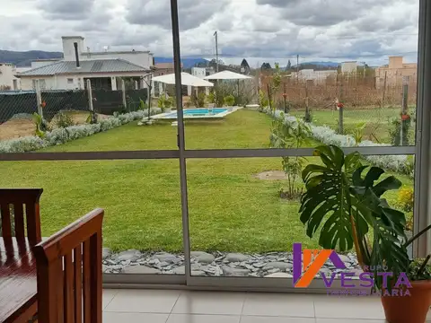 Casa en Venta con 2 cocheras