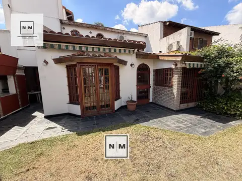 Casa en Venta con 2 cocheras