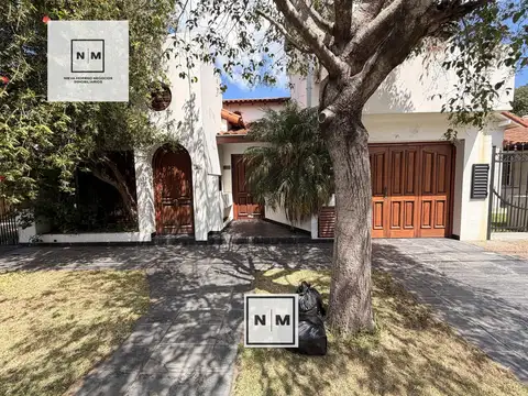 CASA - VENTA - 6 AMBIENTES - CASTELAR