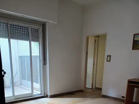 Depto 2 ambientes con patio