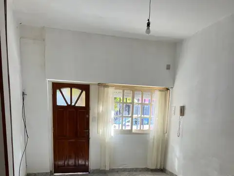 Depto Tipo Casa en Alquiler en Floresta, $ 450.000