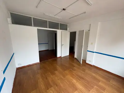 Oficina 3 ambientes con 2 baños